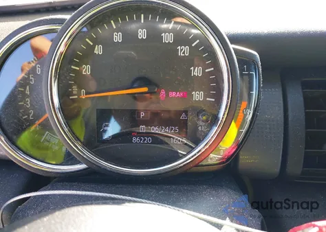 2020 Mini Hardtop Oxford Edition из США, поврежденный, VIN WMWXU7C06L2M63032